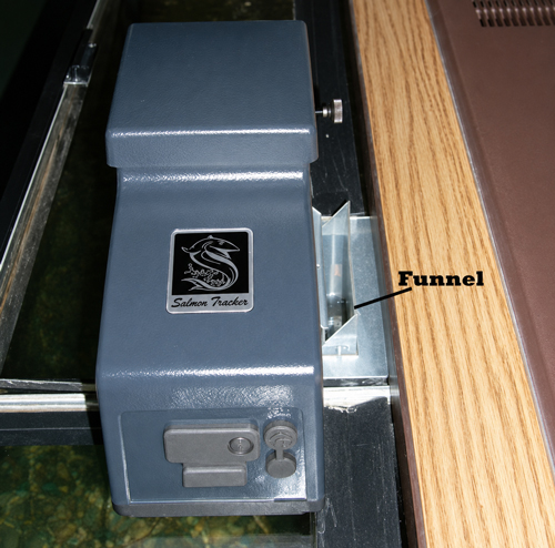 ASF-1 funnel installation for aquarium feeder