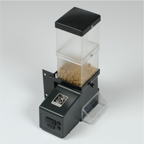 Automatic pet feeder for cats and small animals